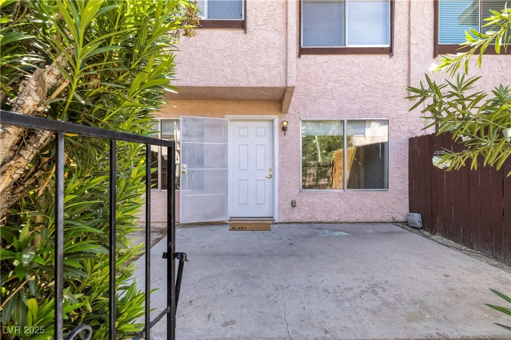 4338 Caliente, Las Vegas, NV 89119