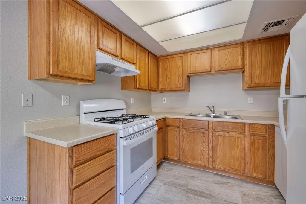4338 Caliente, Las Vegas, NV 89119