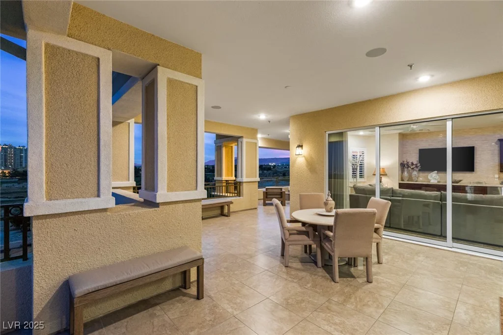 9121 Las Manaitas, Las Vegas, NV 89144