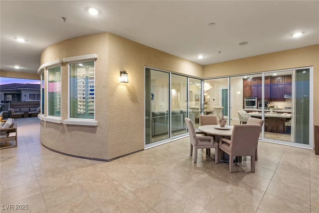 9121 Las Manaitas, Las Vegas, NV 89144