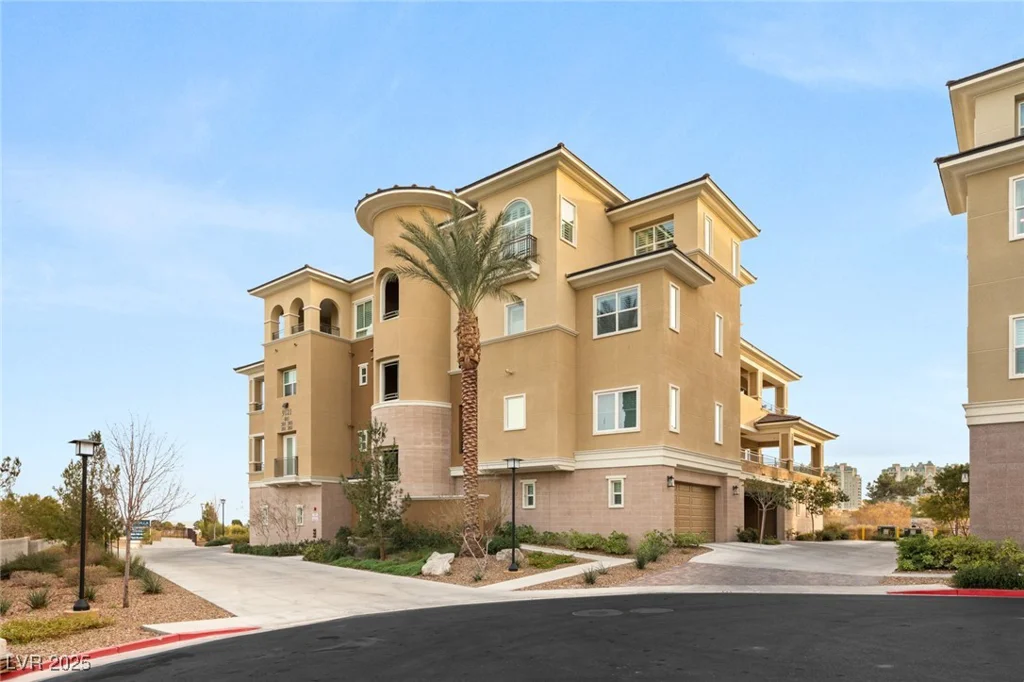 9121 Las Manaitas, Las Vegas, NV 89144