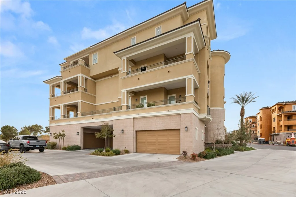 9121 Las Manaitas, Las Vegas, NV 89144