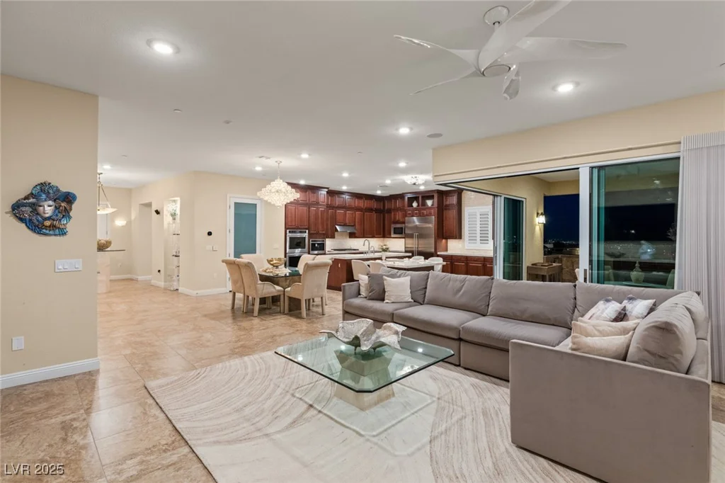 9121 Las Manaitas, Las Vegas, NV 89144