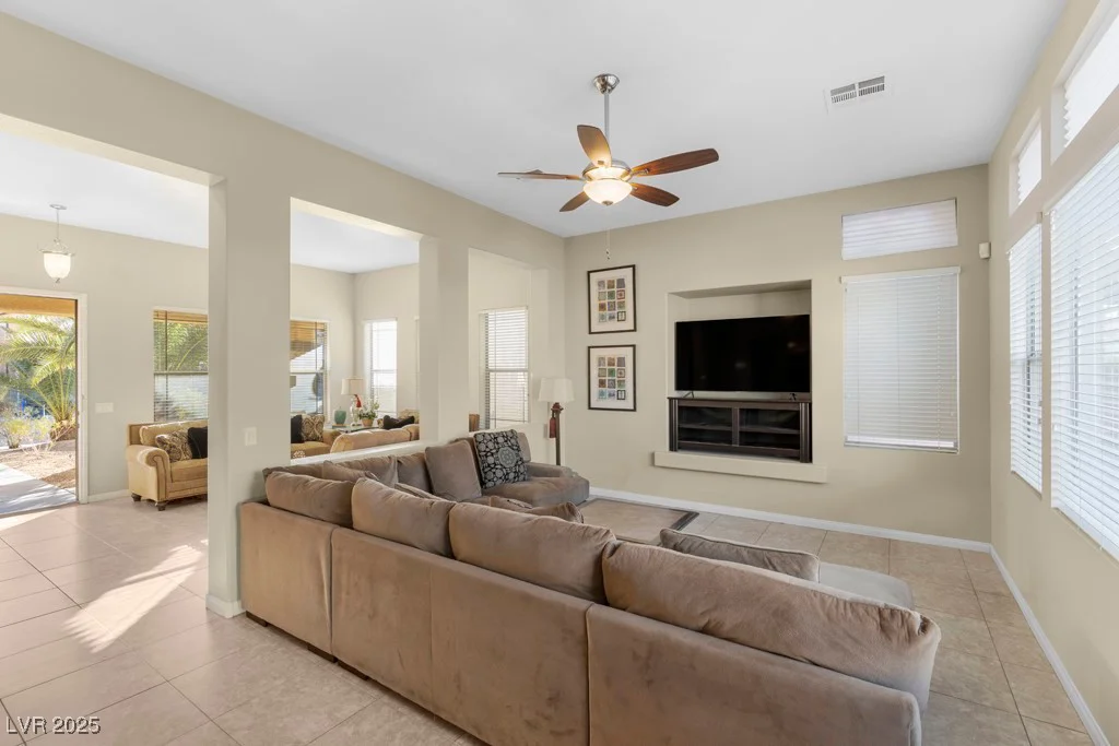 1932 Barrow Glen, North Las Vegas, NV 89084