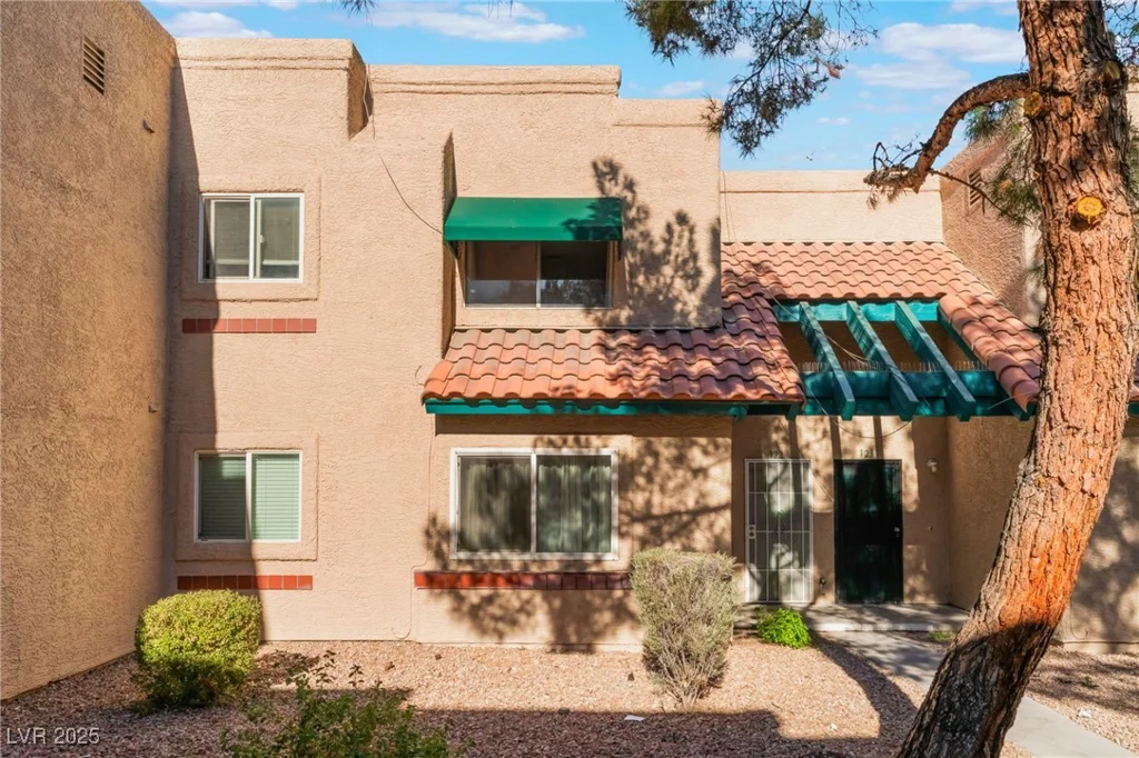 6750 Del Rey, Las Vegas, NV 89146