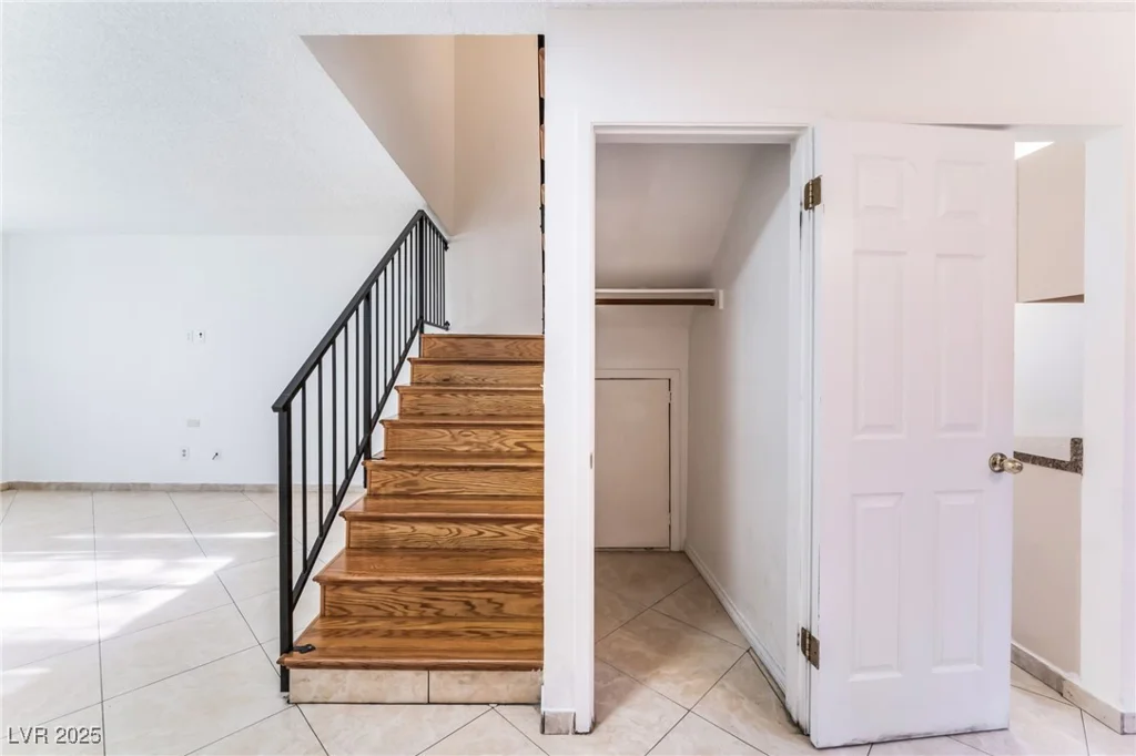6750 Del Rey, Las Vegas, NV 89146