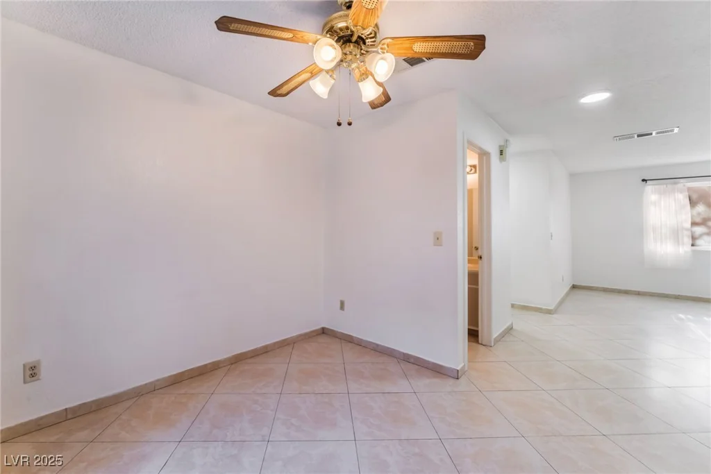 6750 Del Rey, Las Vegas, NV 89146