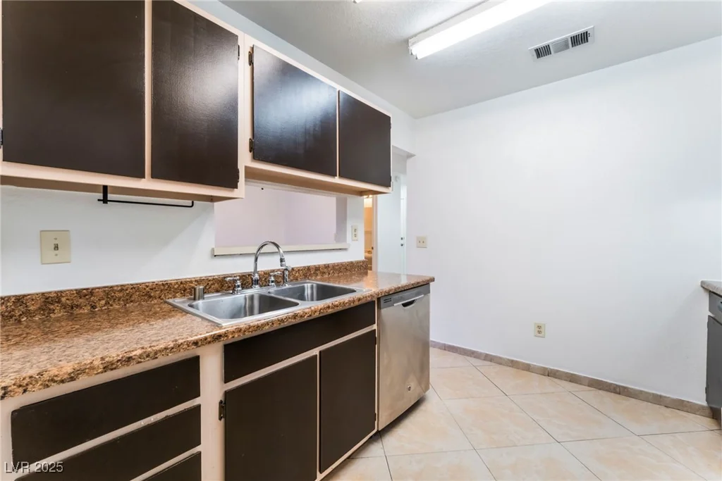 6750 Del Rey, Las Vegas, NV 89146