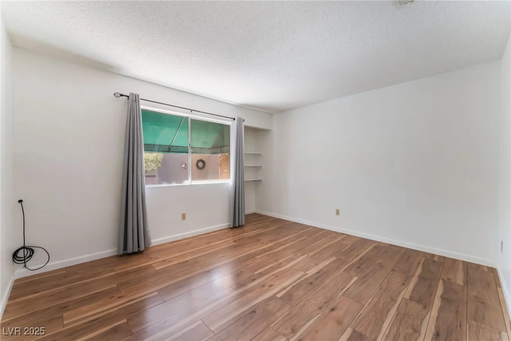 6750 Del Rey, Las Vegas, NV 89146