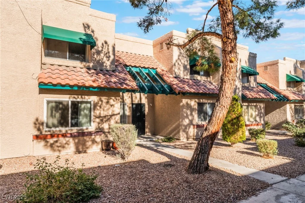 6750 Del Rey, Las Vegas, NV 89146