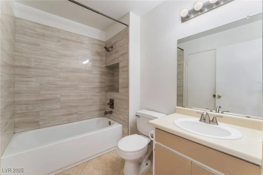 6750 Del Rey, Las Vegas, NV 89146