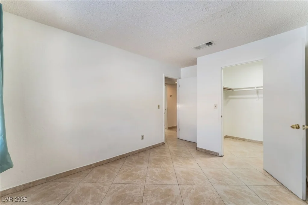 6750 Del Rey, Las Vegas, NV 89146