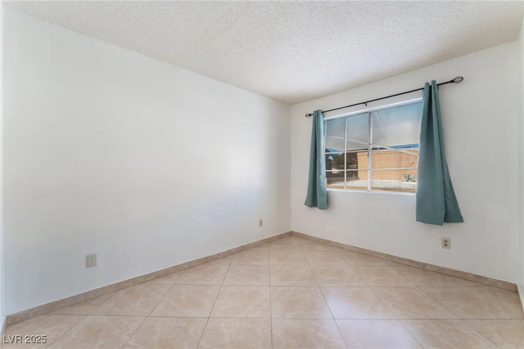6750 Del Rey, Las Vegas, NV 89146