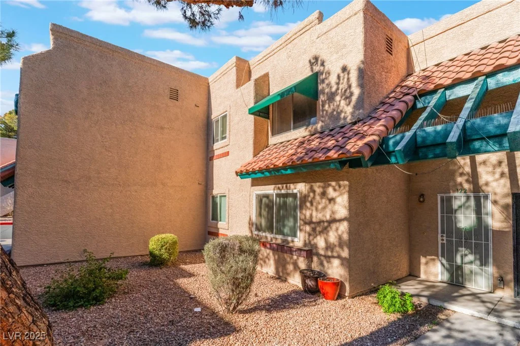 6750 Del Rey, Las Vegas, NV 89146