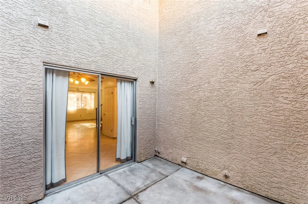 6750 Del Rey, Las Vegas, NV 89146