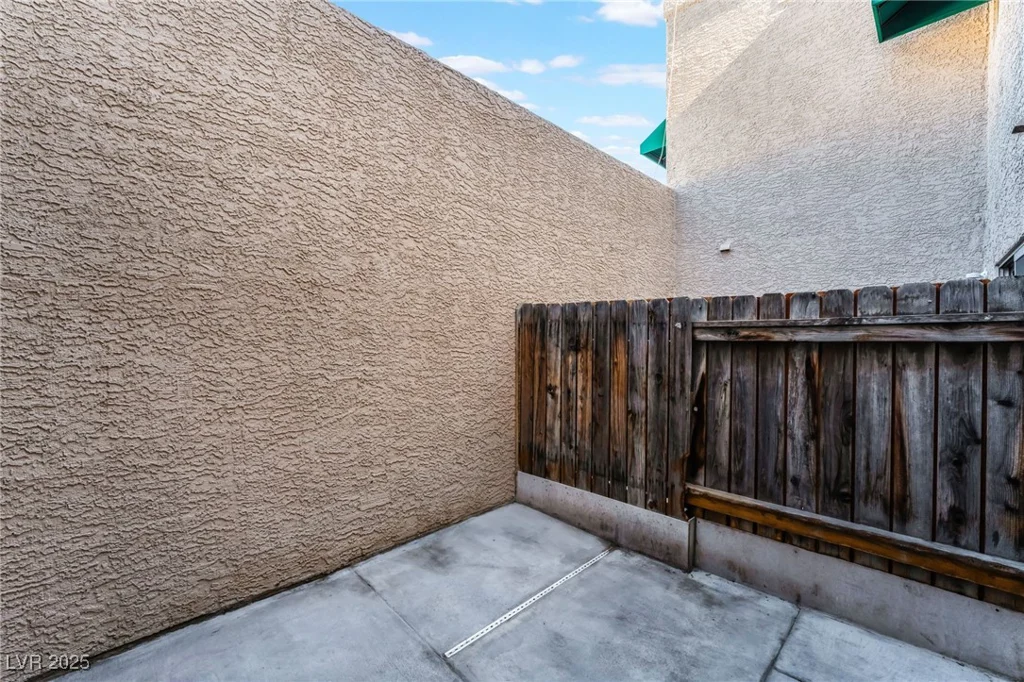 6750 Del Rey, Las Vegas, NV 89146