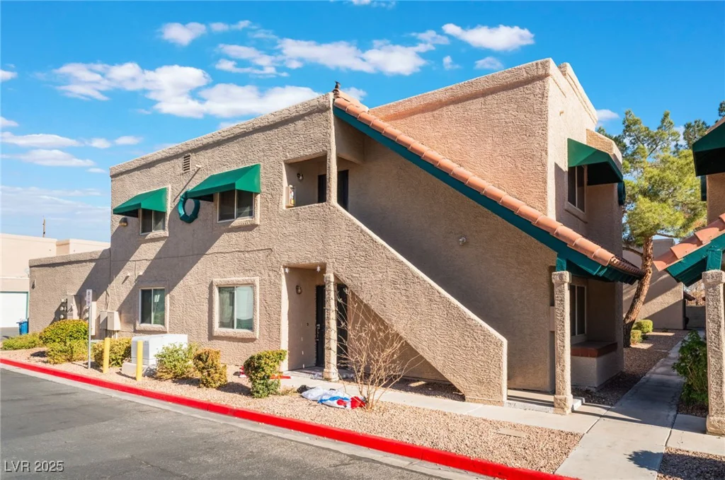6750 Del Rey, Las Vegas, NV 89146