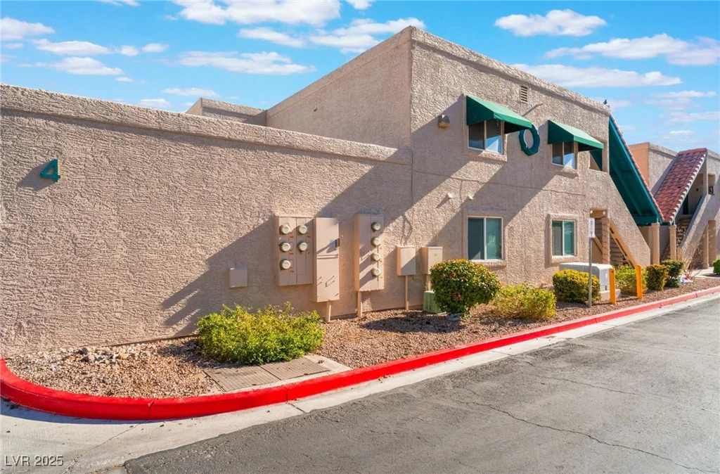 6750 Del Rey, Las Vegas, NV 89146