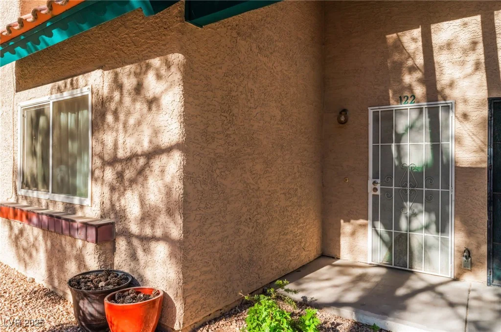 6750 Del Rey, Las Vegas, NV 89146