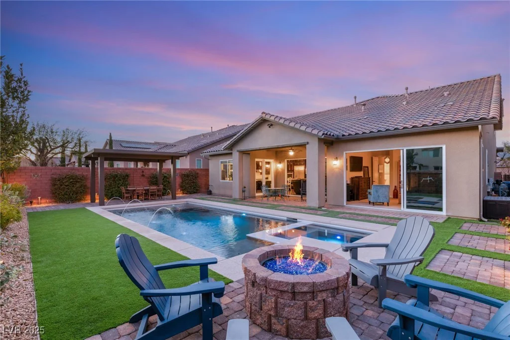 7563 Saguaro Cactus, Las Vegas, NV 89178