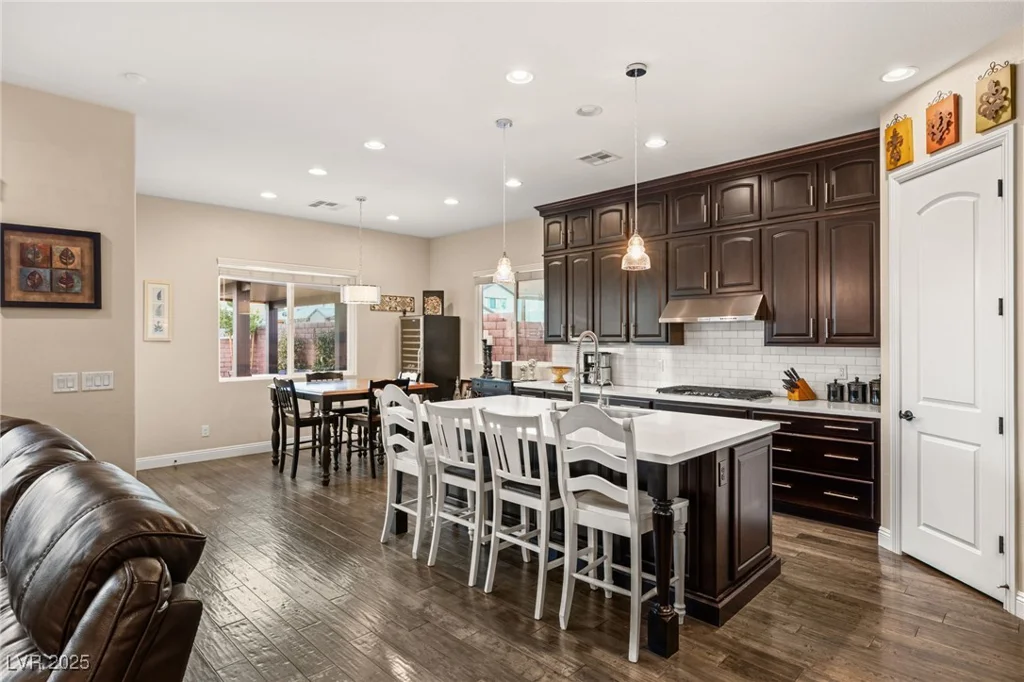 7563 Saguaro Cactus, Las Vegas, NV 89178