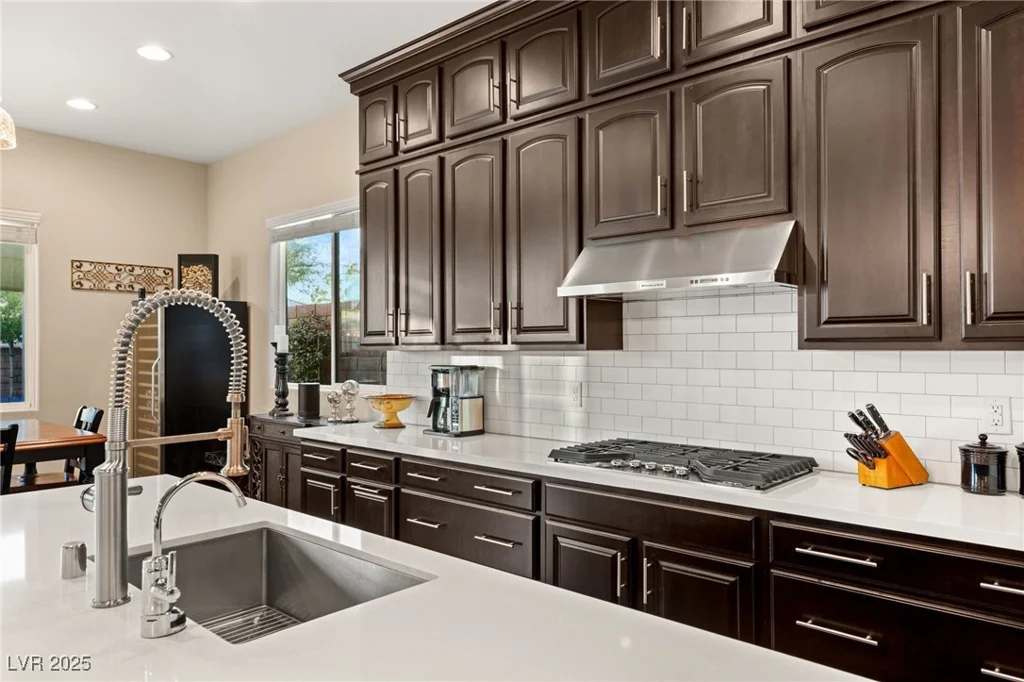 7563 Saguaro Cactus, Las Vegas, NV 89178