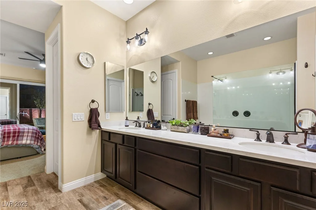7563 Saguaro Cactus, Las Vegas, NV 89178