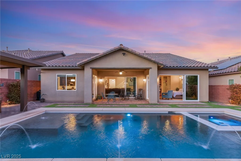 7563 Saguaro Cactus, Las Vegas, NV 89178