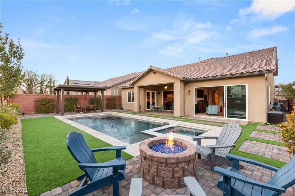 7563 Saguaro Cactus, Las Vegas, NV 89178