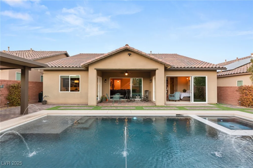 7563 Saguaro Cactus, Las Vegas, NV 89178