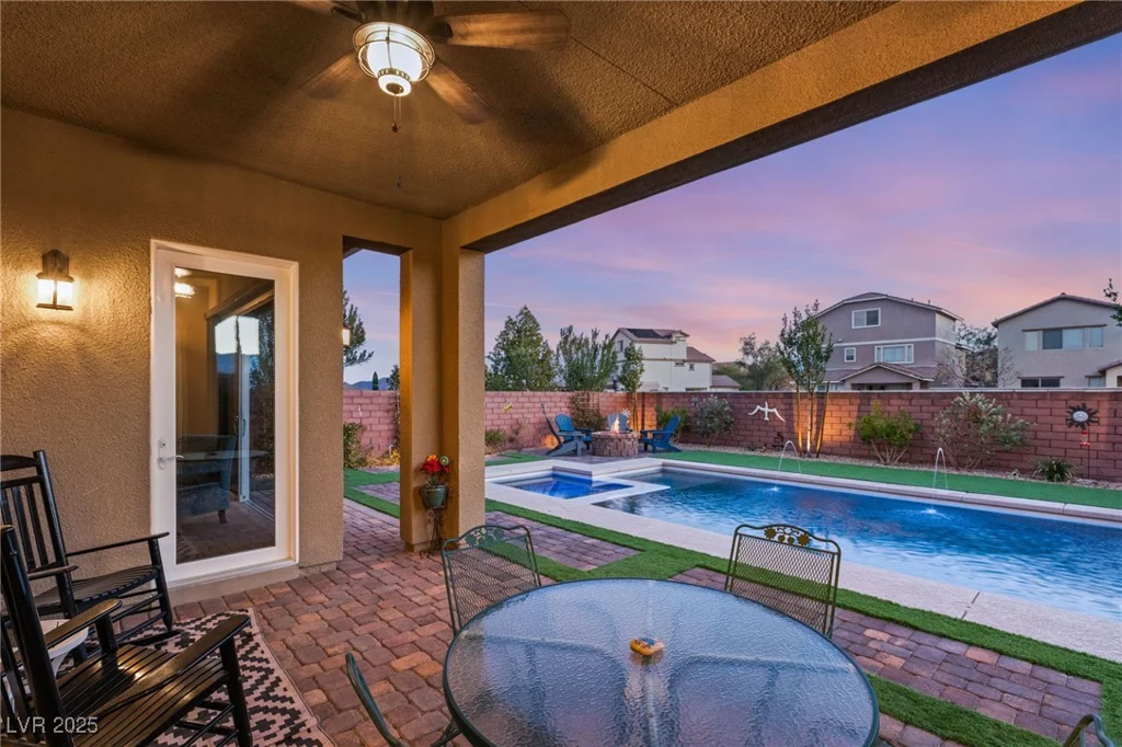 7563 Saguaro Cactus, Las Vegas, NV 89178