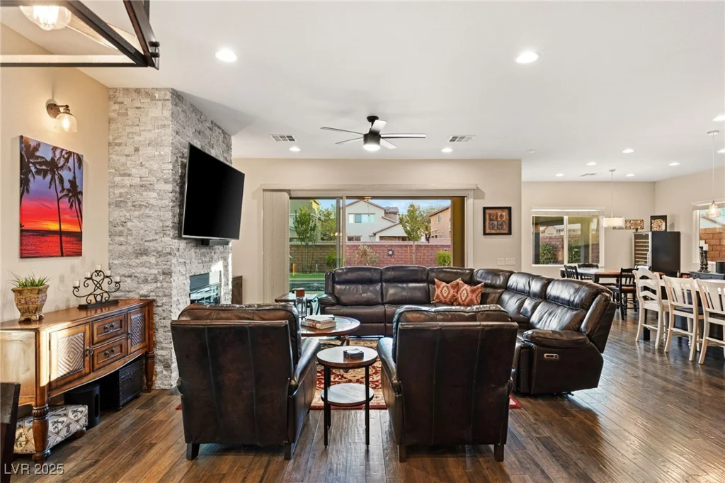 7563 Saguaro Cactus, Las Vegas, NV 89178