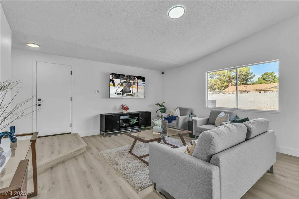 5512 Burntwood, Las Vegas, NV 89108