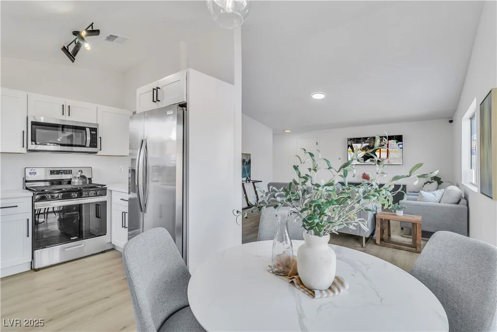 5512 Burntwood, Las Vegas, NV 89108