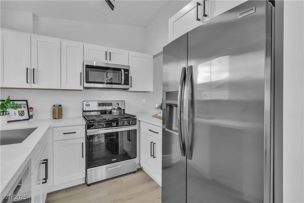 5512 Burntwood, Las Vegas, NV 89108