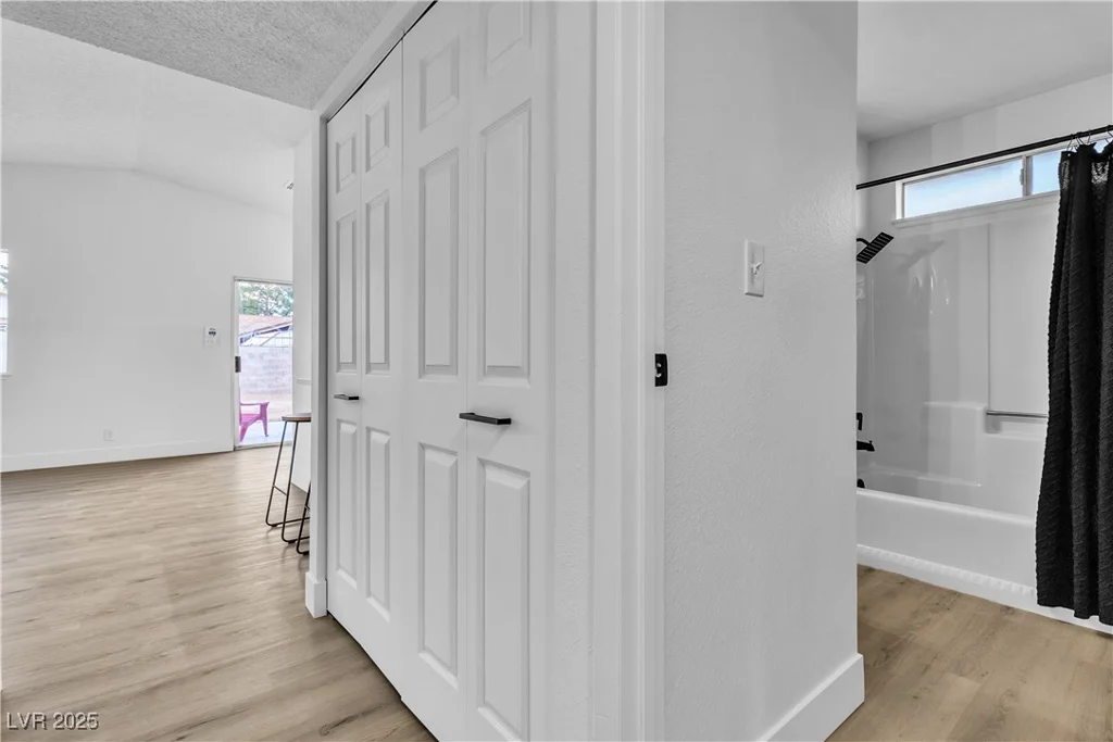 5512 Burntwood, Las Vegas, NV 89108