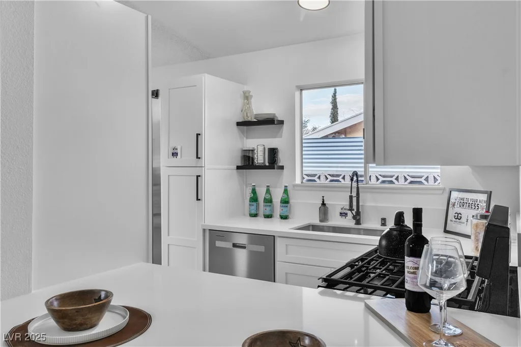 5512 Burntwood, Las Vegas, NV 89108