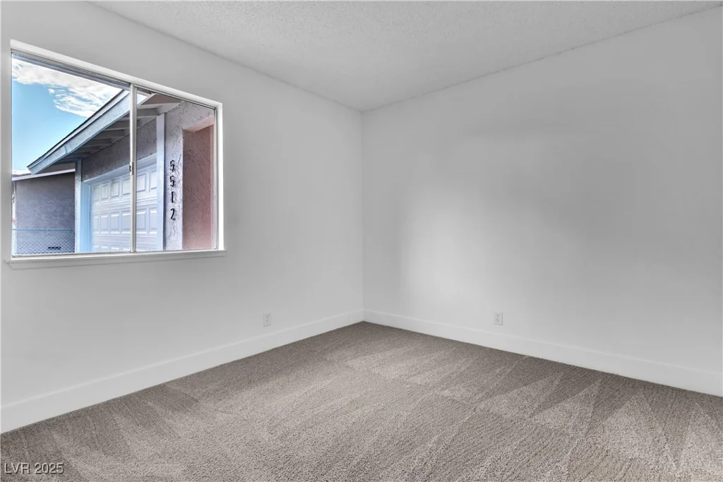 5512 Burntwood, Las Vegas, NV 89108