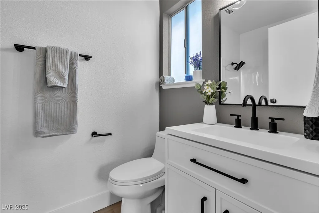 5512 Burntwood, Las Vegas, NV 89108