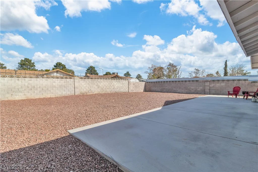 5512 Burntwood, Las Vegas, NV 89108