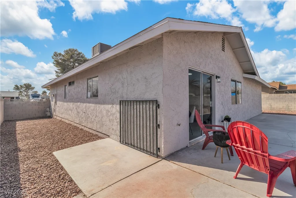 5512 Burntwood, Las Vegas, NV 89108
