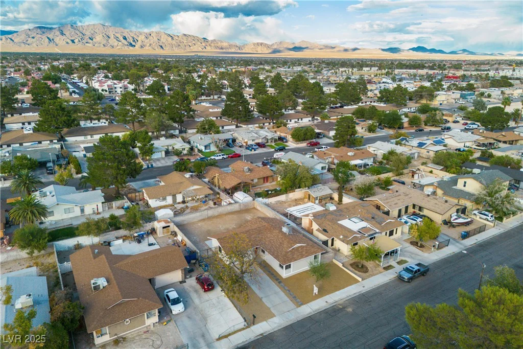 5512 Burntwood, Las Vegas, NV 89108