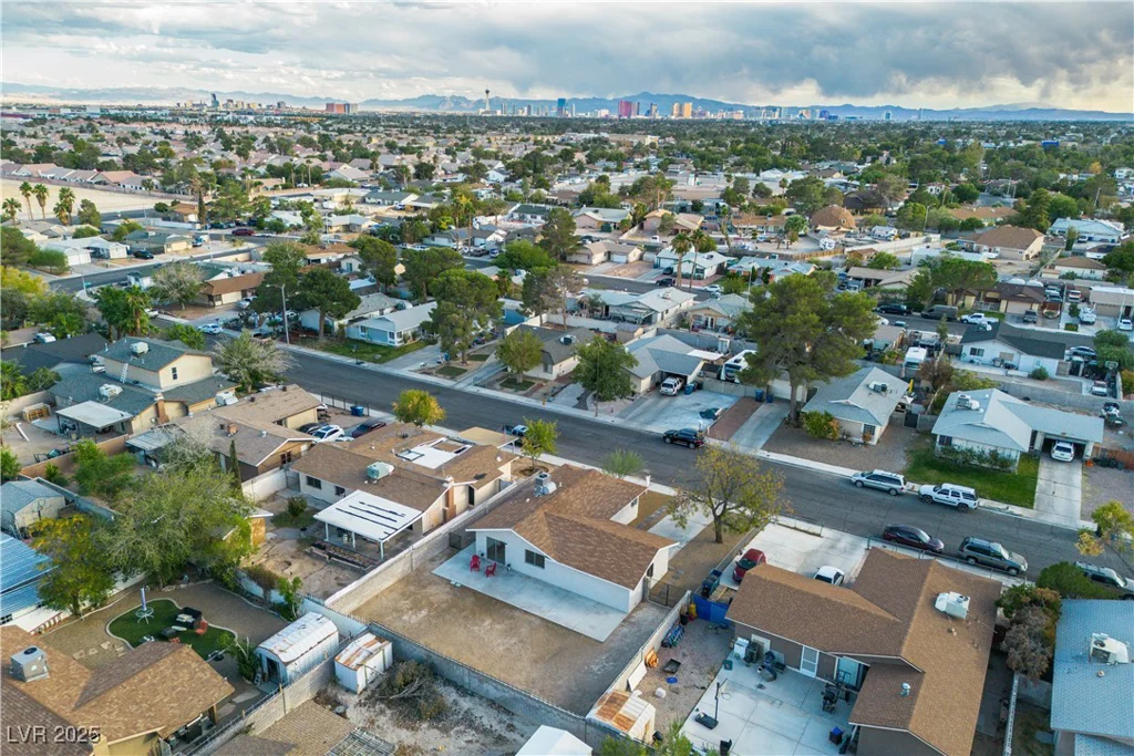 5512 Burntwood, Las Vegas, NV 89108