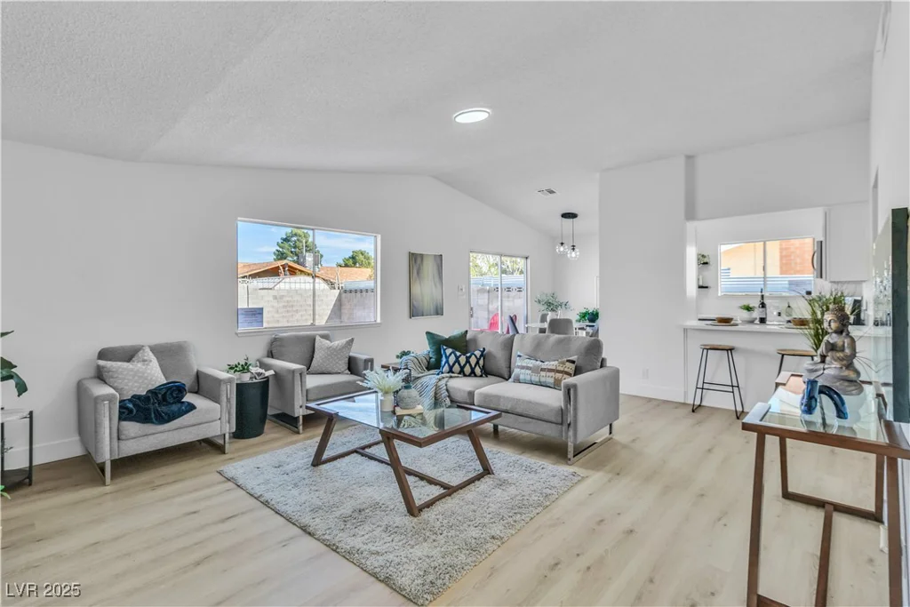 5512 Burntwood, Las Vegas, NV 89108