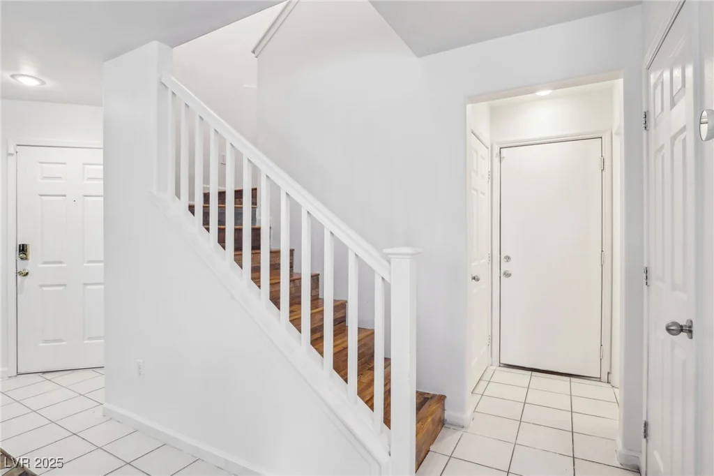 9347 Malaya Garnet, Las Vegas, NV 89148