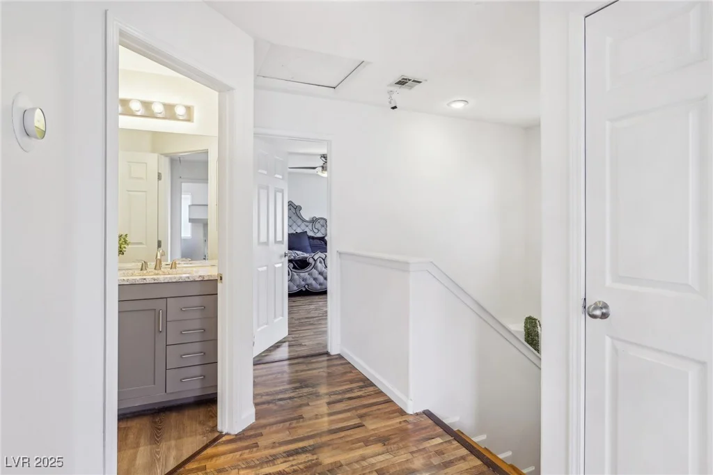9347 Malaya Garnet, Las Vegas, NV 89148