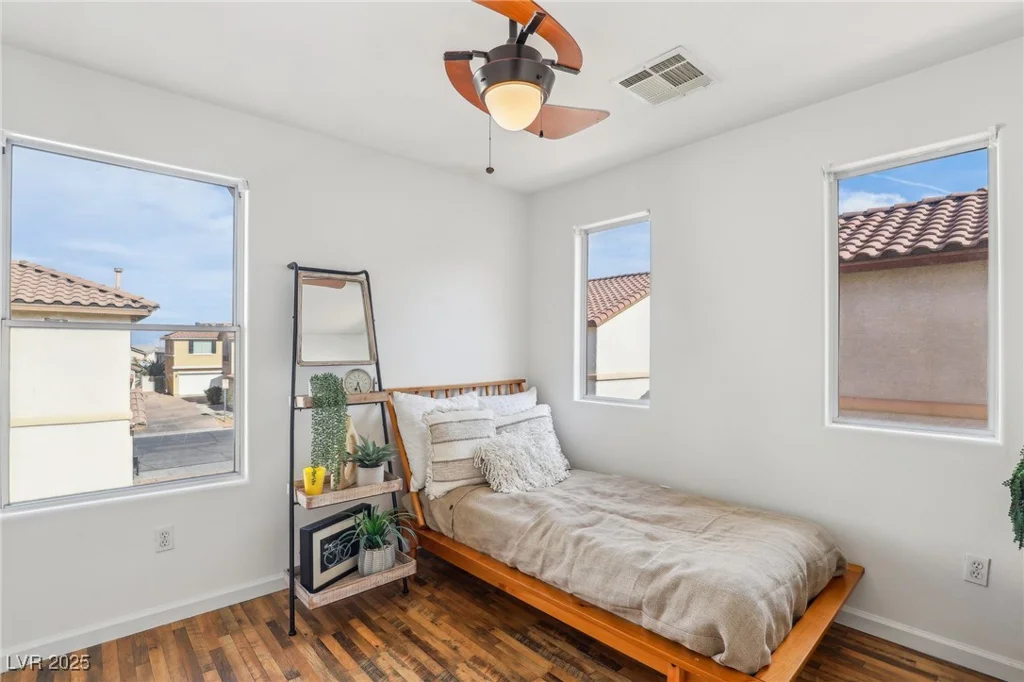 9347 Malaya Garnet, Las Vegas, NV 89148