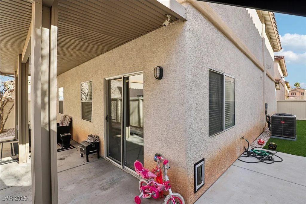 9347 Malaya Garnet, Las Vegas, NV 89148