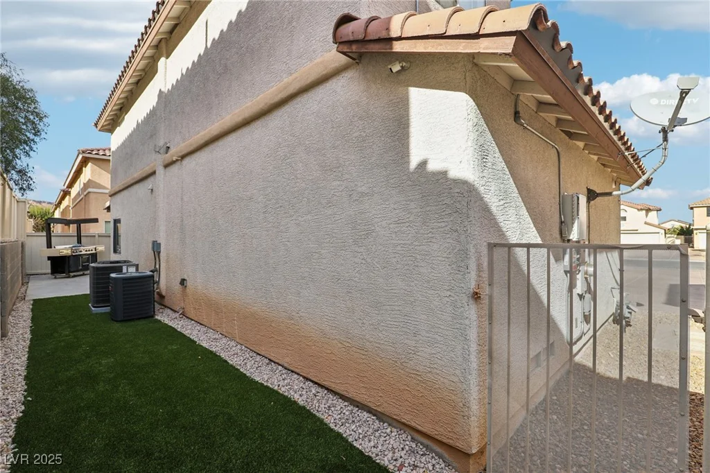 9347 Malaya Garnet, Las Vegas, NV 89148