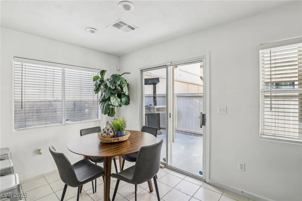 9347 Malaya Garnet, Las Vegas, NV 89148